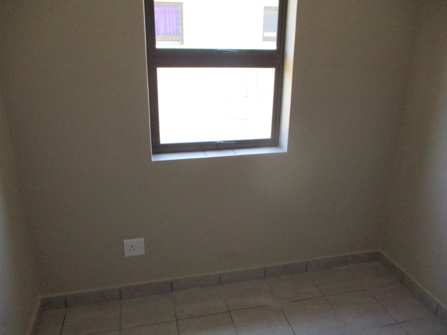 To Let 3 Bedroom Property for Rent in Stellendale Western Cape